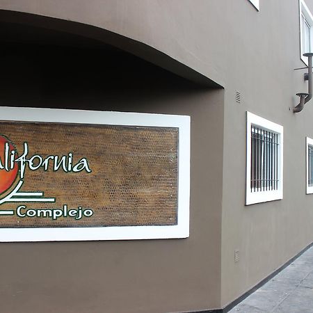 Complejo Kalifornia Apartman Pilar  Kültér fotó